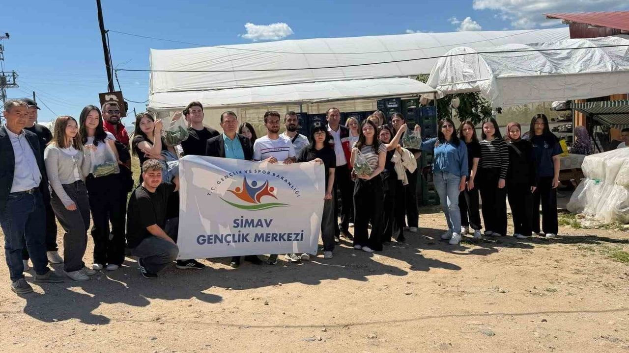 Simav'da Gençler Sera Hasadında Buluştu