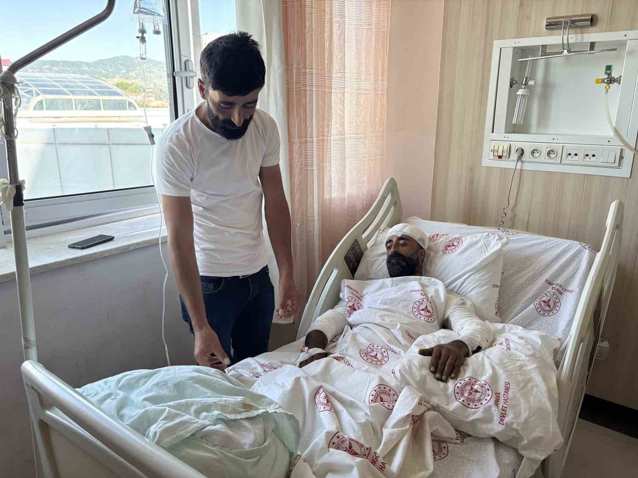 SİNAN ŞABAHAT AYI SALDIRI SONUCU YARALANDI