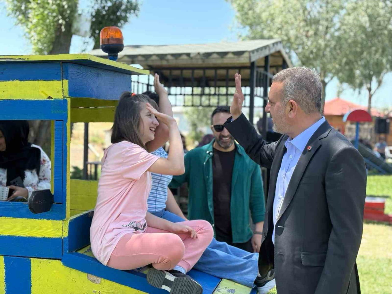 SİNCAN BELEDİYESİ EKO-ÇİFTLİK VE SIFIR ATIK EĞİTİM MERKEZİ’NDE SİNCAN BELEDİYE BAŞKANI MURAT ERCAN...
