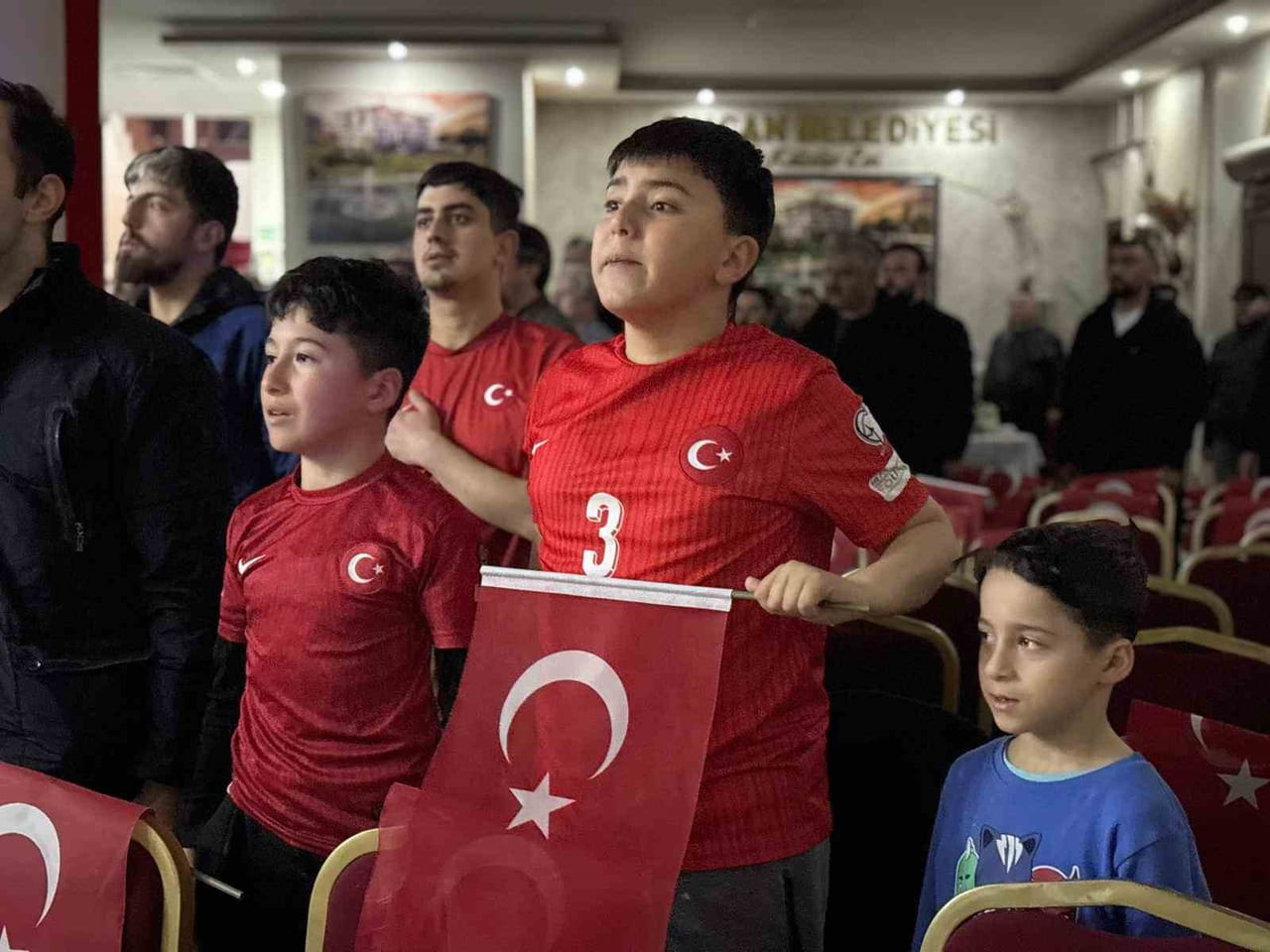 SİNCAN’DA VATANDAŞLAR, 2026 DÜNYA KUPASI AVRUPA ELEMELERİ PLAY-OFF FİNALİNDE KOSOVA-TÜRKİYE FİNAL...