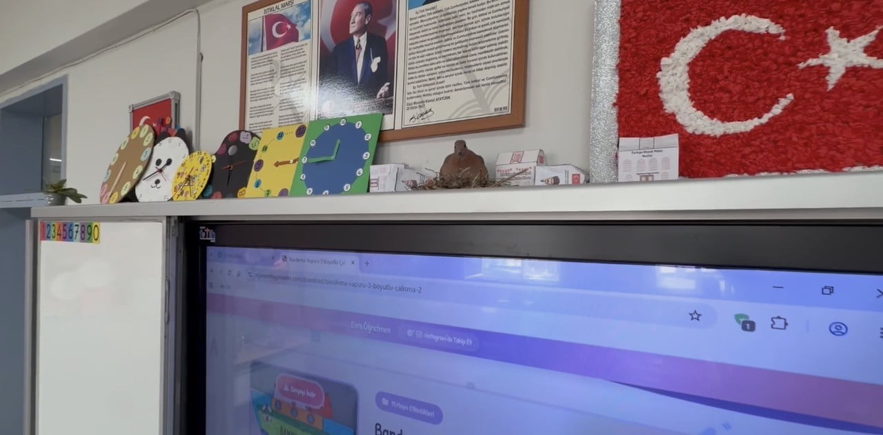SINIFIN MİNİK MİSAFİRİ ÖĞRENCİLERİN NEŞE KAYNAĞI OLDU