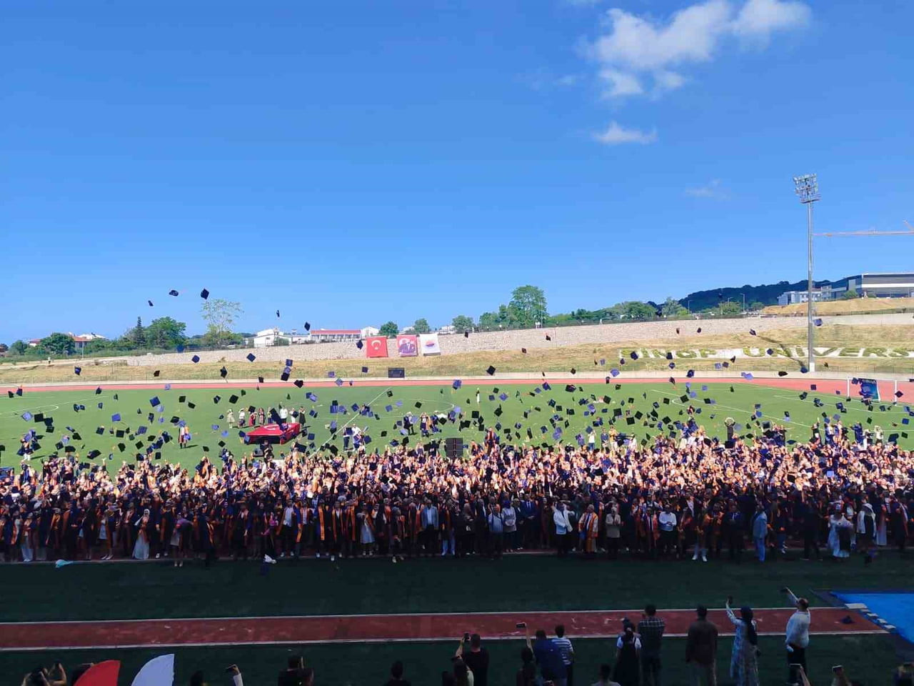 SİNOP ÜNİVERSİTESİ’NDE 2025-2026 AKADEMİK YILI MEZUNİYET TÖRENİ, BİNLERCE ÖĞRENCİNİN VE...