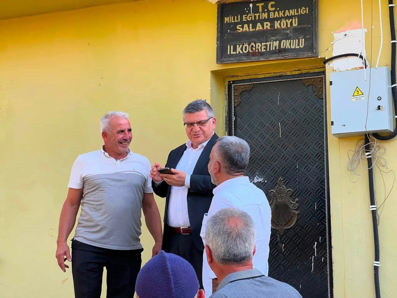 SİNOP VALİSİ MUSTAFA ÖZARSLAN, RESTORASYON ÇALIŞMALARI DEVAM EDEN ESKİ OKUL BİNASINDA...