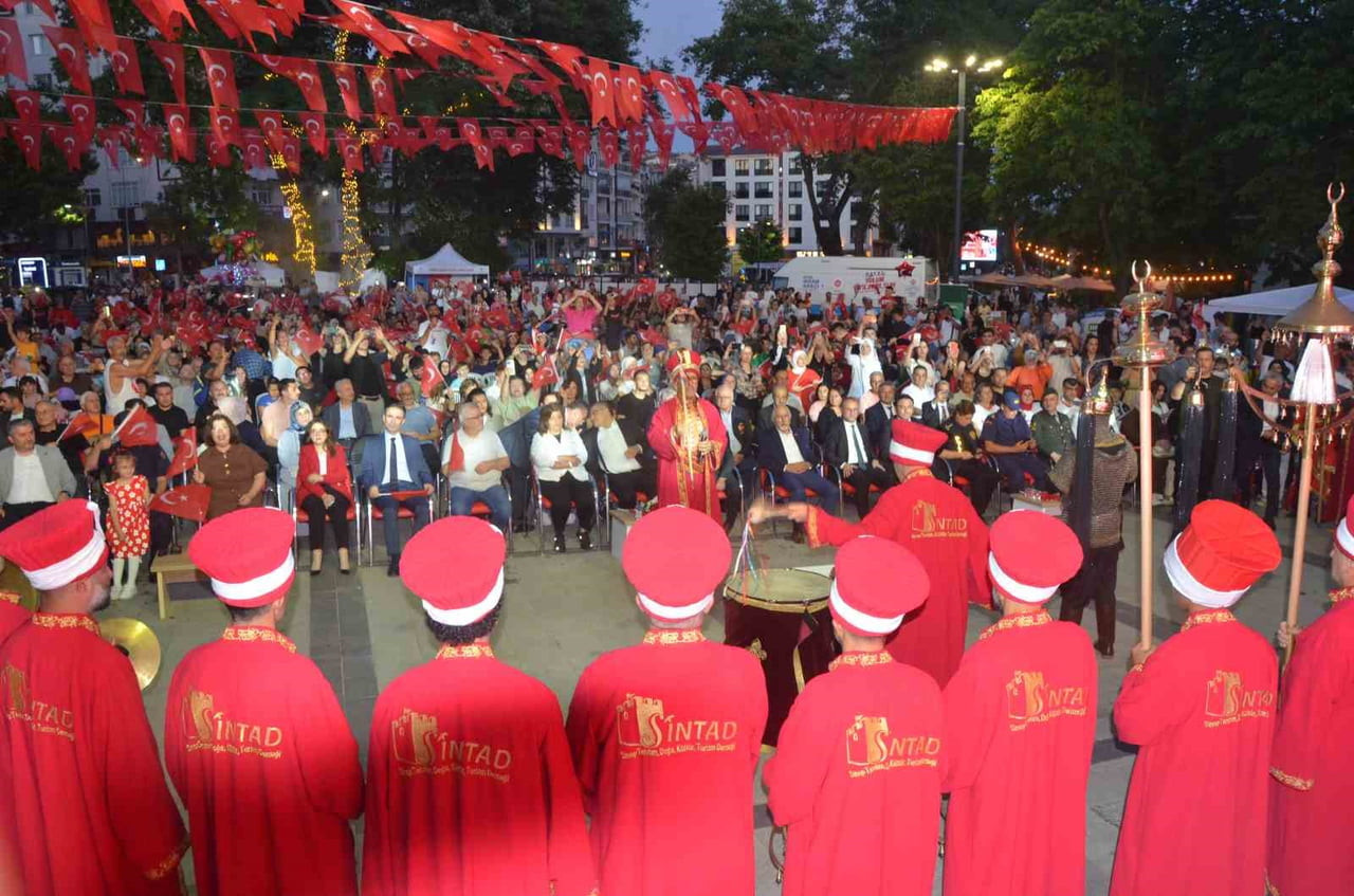 SİNOP'TA 15 TEMMUZ DEMOKRASİ VE MİLLİ BİRLİK GÜNÜ KAPSAMINDA MEHTER TAKIMI EŞLİĞİNDE YÜRÜYÜŞ...