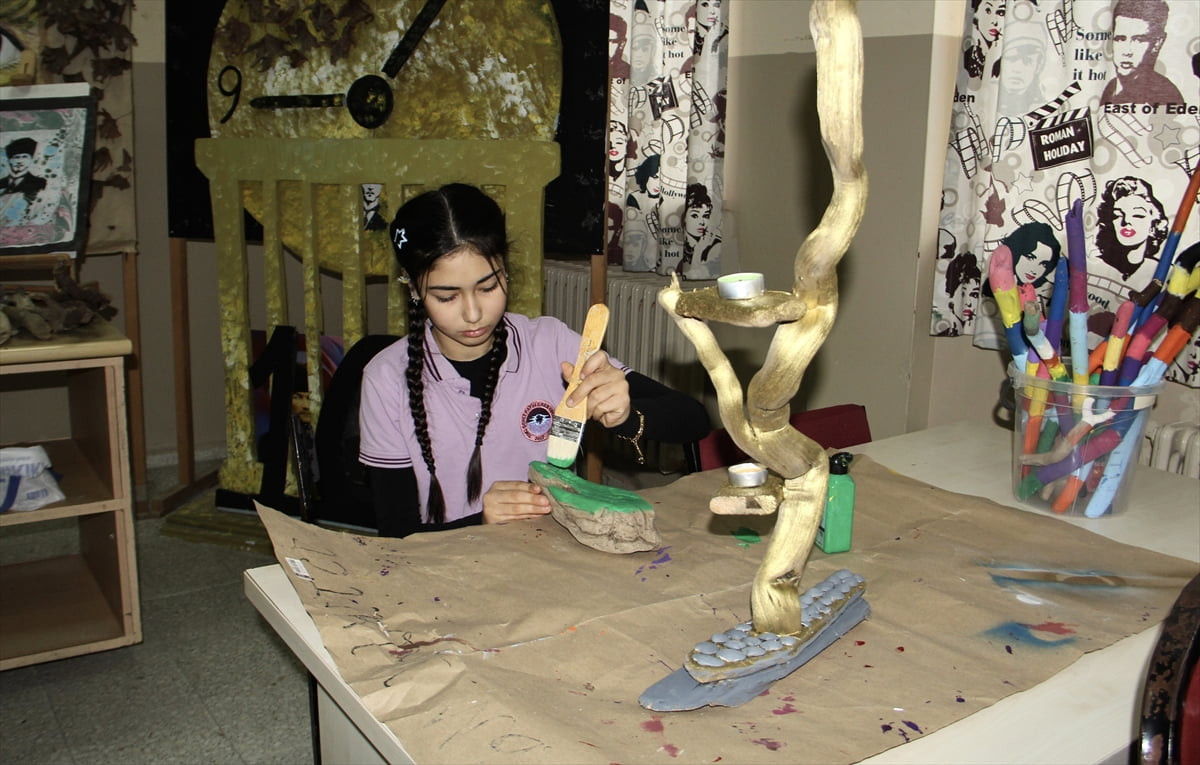 Sinop'ta hayata geçirilen "Herkes İçin Karadeniz Farkındalığı" projesi kapsamında yapılan farklı...