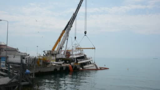 Sinop'ta yan yatan yat, ekipleri alarma geçirdi