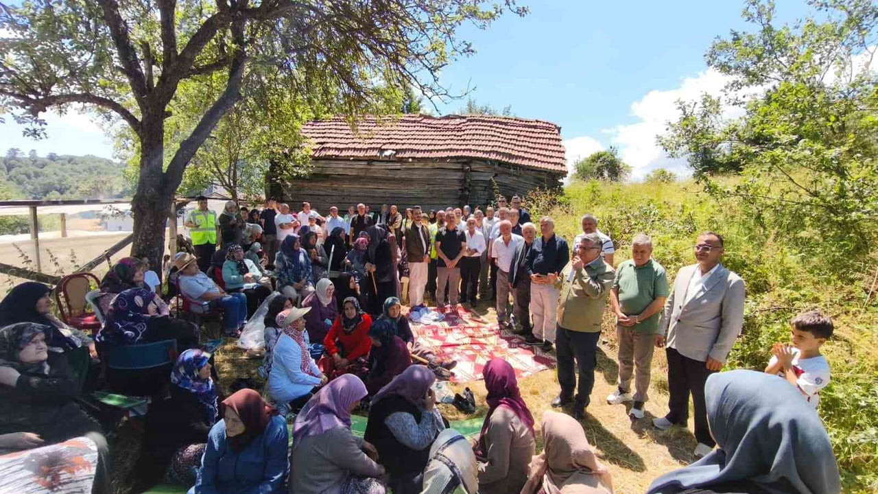 SİNOP'UN BOYABAT İLÇESİNE BAĞLI KURTLU KÖYÜNDE ASIRLARDIR SÜRDÜRÜLEN YAĞMUR VE ŞÜKÜR DUASI...