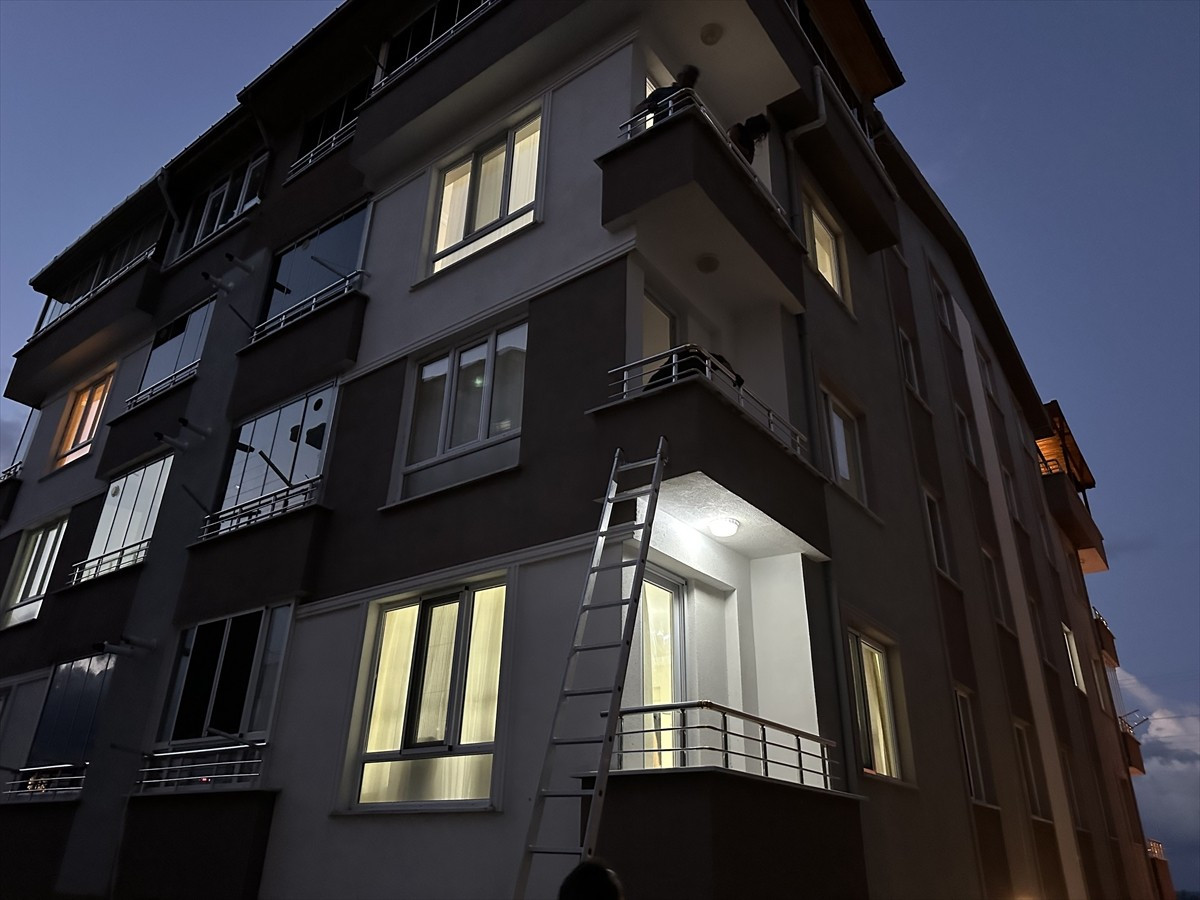 Sinop'un Gerze ilçesinde bir kişi yalnız yaşadığı evinde ölü bulundu.