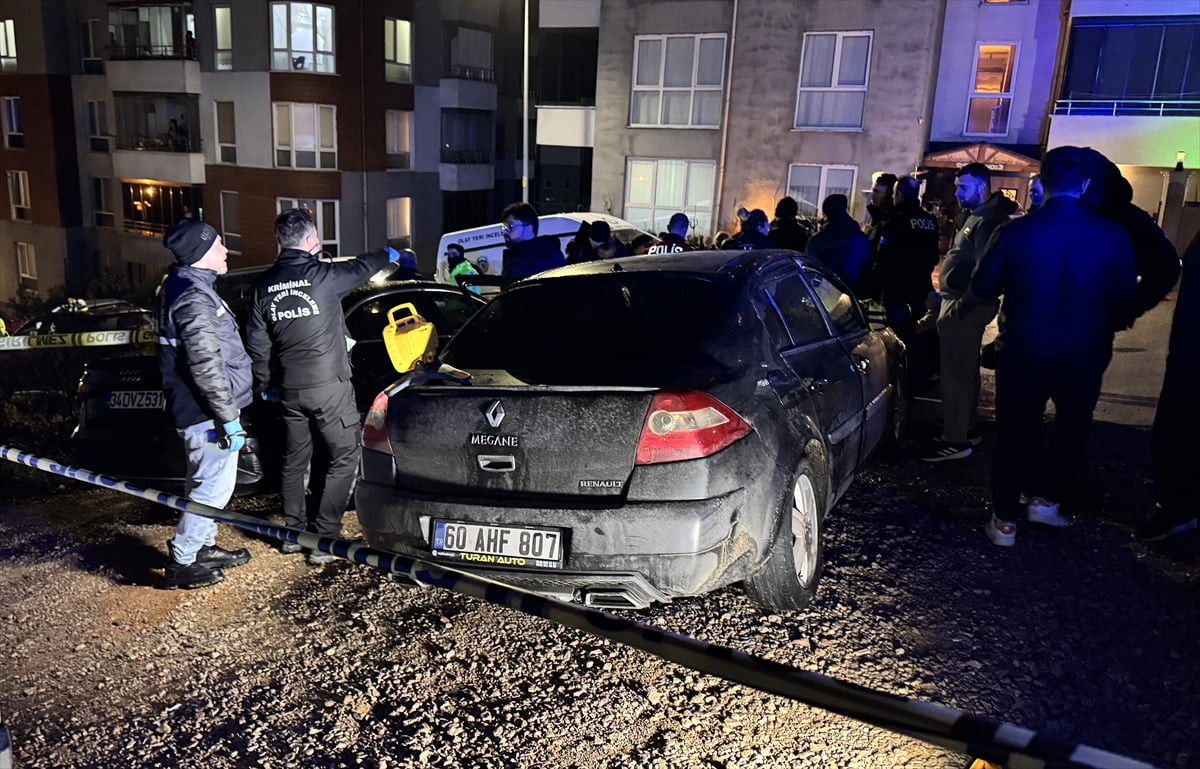 Sinop’ta çıkan kavgada bir kişi hayatını kaybetti. Olay yerine, emniyet ve sağlık ekipleri sevk...