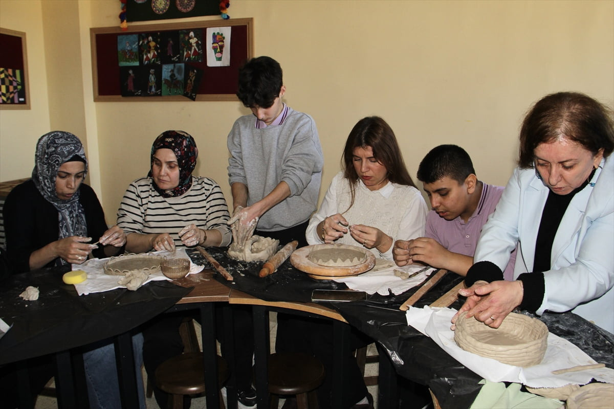 Sinop’ta, farklı zaman dilimlerinde düzenlenen sosyal ve sanatsal etkinliklerde bir araya gelen...