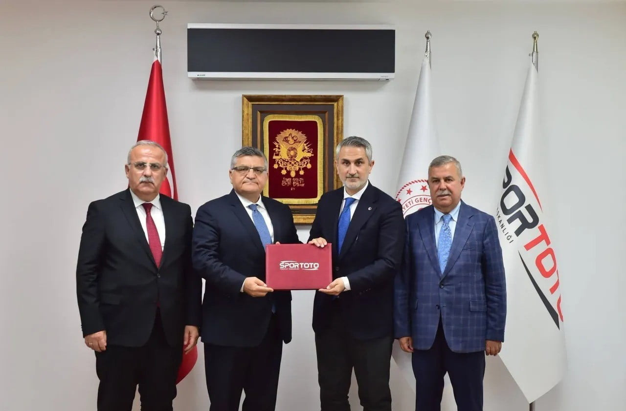 SİNOP’UN AYANCIK İLÇESİNE KAZANDIRILACAK OLAN MODERN KAPALI YÜZME HAVUZU PROJESİ İÇİN RESMİ...