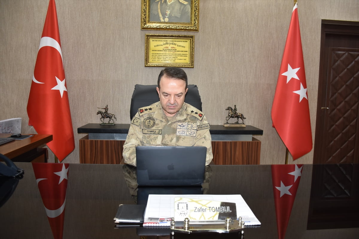 Şırnak İl Jandarma Komutanı Tümgeneral Zafer Tombul, Anadolu Ajansının (AA) gözünden 2025'e damga...