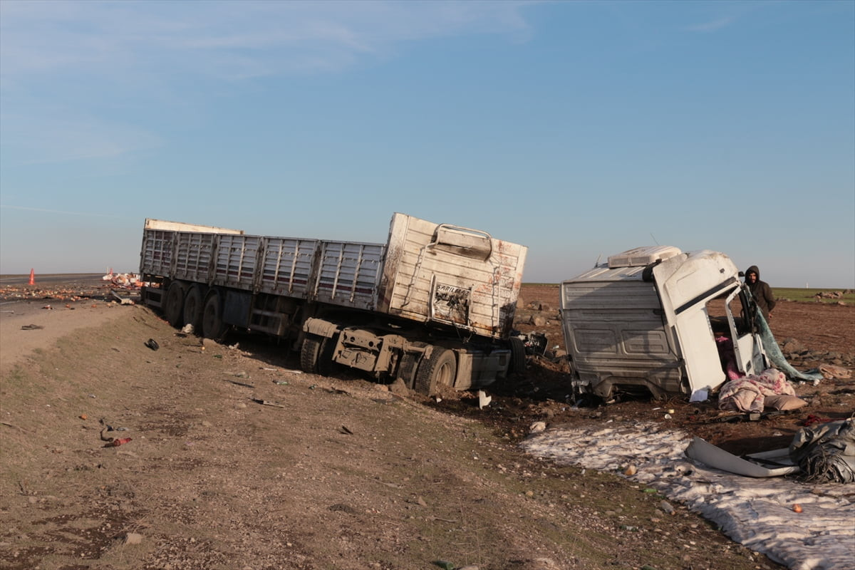 Şırnak'ın Cizre ilçesinde meydana gelen trafik kazasında, 2 kişi yaralandı. Çarpışmanın etkisiyle...