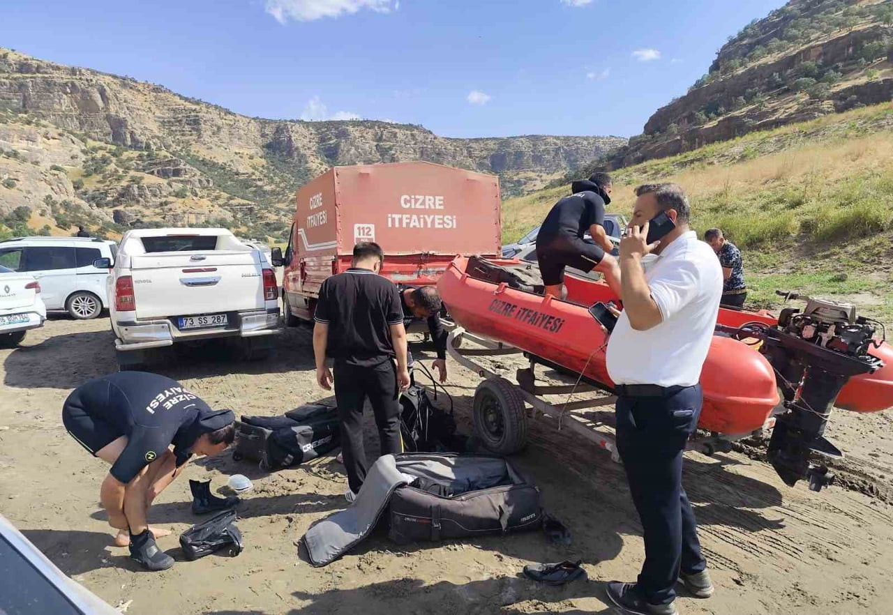 ŞIRNAK'IN GÜÇLÜKONAK İLÇESİNDE AİLESİYLE PİKNİK YAPTIĞI SIRADA SUYA GİREN YAKINLARININ BOĞULMA...