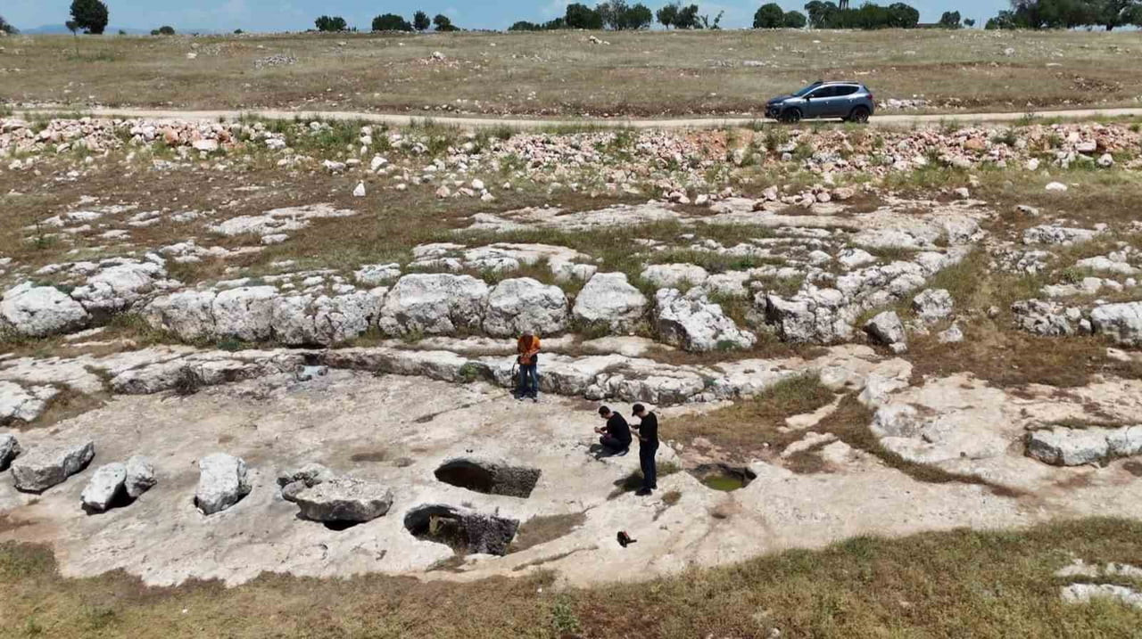 ŞIRNAK'IN İDİL İLÇESİNDE DOĞA FOTOĞRAFÇILARININ GÖRÜNTÜLEDİĞİ, ROMA DÖNEMİNE AİT OLDUĞU...