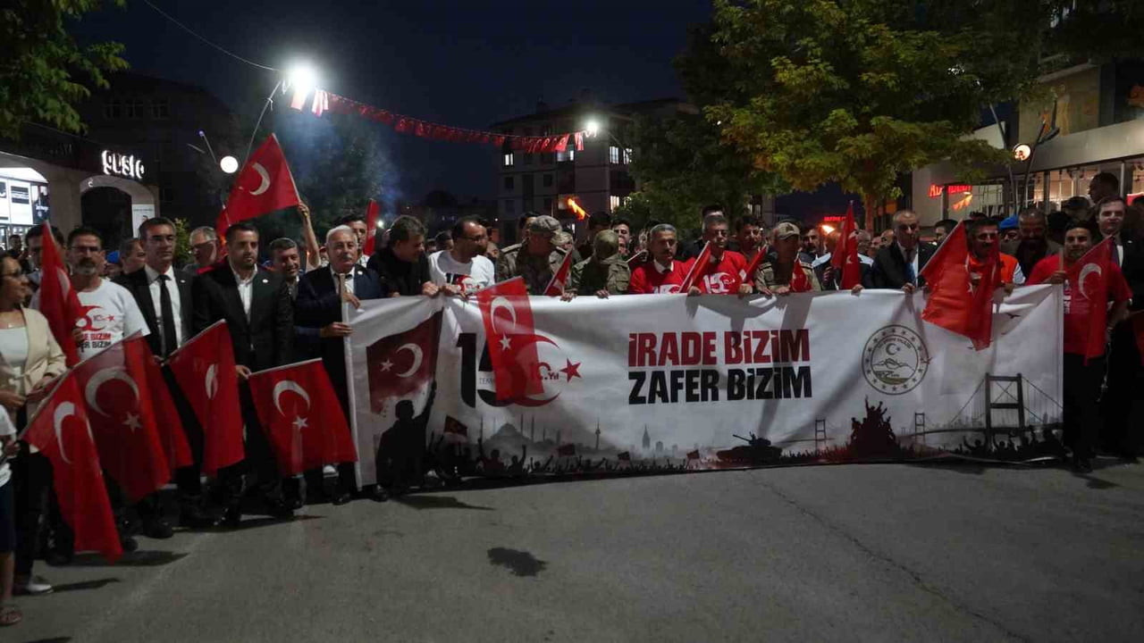 ŞIRNAK'TA 15 TEMMUZ DEMOKRASİ VE MİLLİ BİRLİK GÜNÜ'NÜN 10'NCU YIL DÖNÜMÜ DOLAYISIYLA ANMA PROGRAMI...