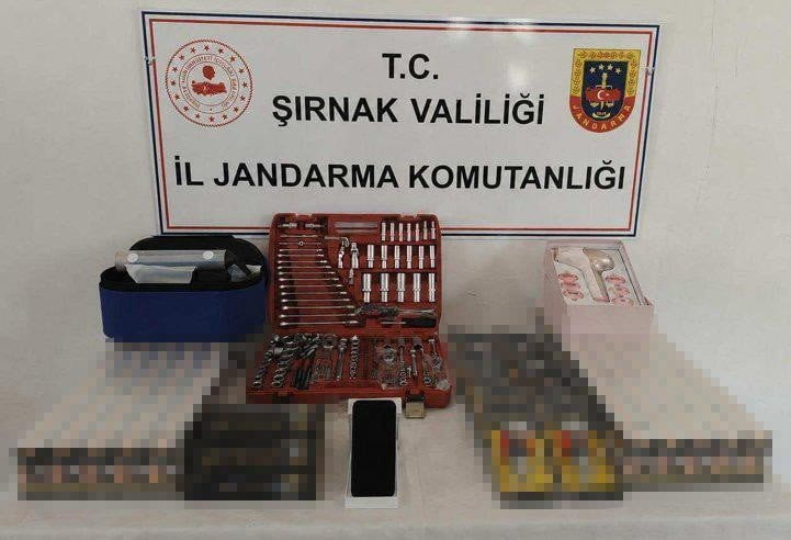 ŞIRNAK'TA İL JANDARMA KOMUTANLIĞI KAÇAKÇILIK VE ORGANİZE SUÇLARLA MÜCADELE (KOM) ŞUBE MÜDÜRLÜĞÜ...