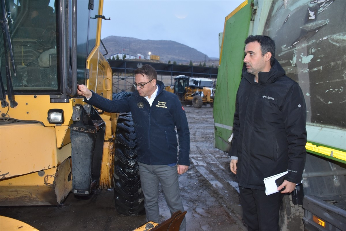 Şırnak'ta karla mücadelenin etkin bir şekilde yürütülmesi, merkez ve kırsalda yaşayan...