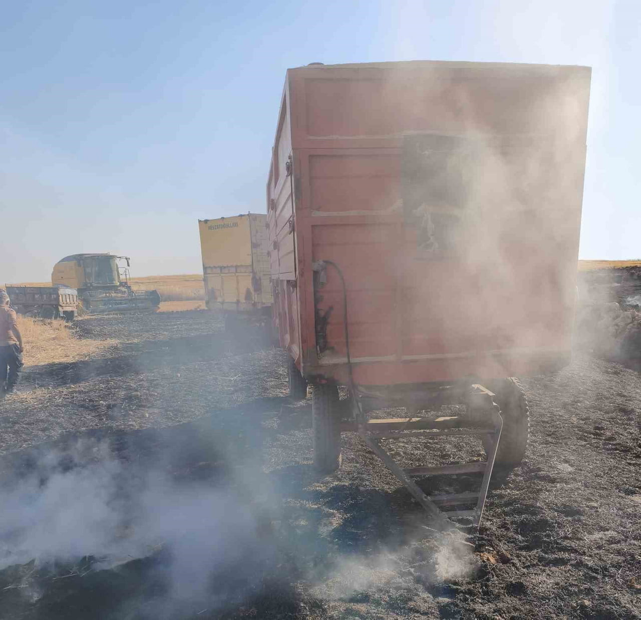 ŞIRNAK’IN CİZRE İLÇESİNDE, CİZRE-ŞIRNAK KARAYOLU TÜNEL GİRİŞİ MEVKİİNDE ARAZİDE UYUDUĞU SIRADA...