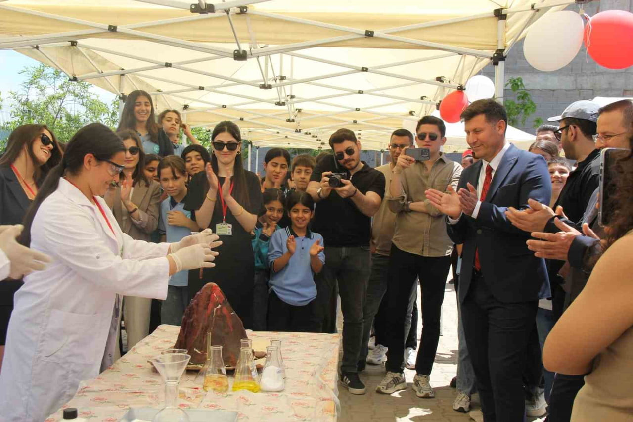 ŞIRNAK’IN CİZRE İLÇESİNDE VATAN ORTAOKULU ÖĞRENCİLERİ TARAFINDAN HAZIRLANAN TÜBİTAK 4006 BİLİM...