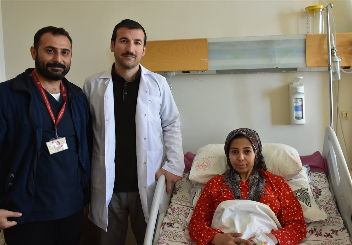 Şırnak’ta bir kadının normal boyutunun iki katına çıkan dalağı laparoskopik yöntemle alındı....