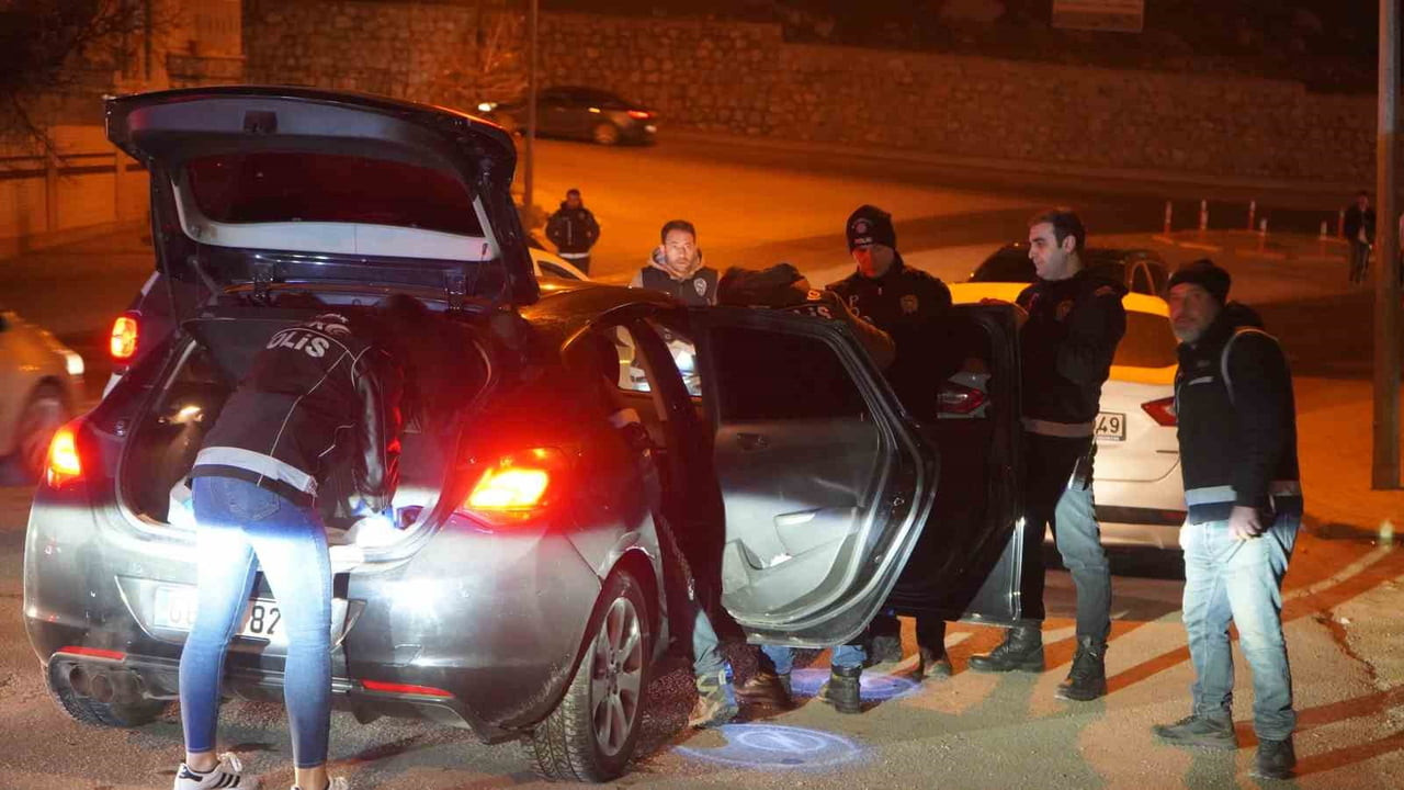 ŞIRNAK’TA GECE YARISI GELEN KAYIP İHBARI KENTİ ALARMA GEÇİRDİ. SAAT 01.30 SIRALARINDA ŞIRNAK İL...