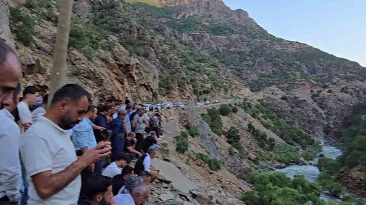 Şırnak'ta Habur Çayı'nda kaybolan genç için arama çalışmaları devam ediyor