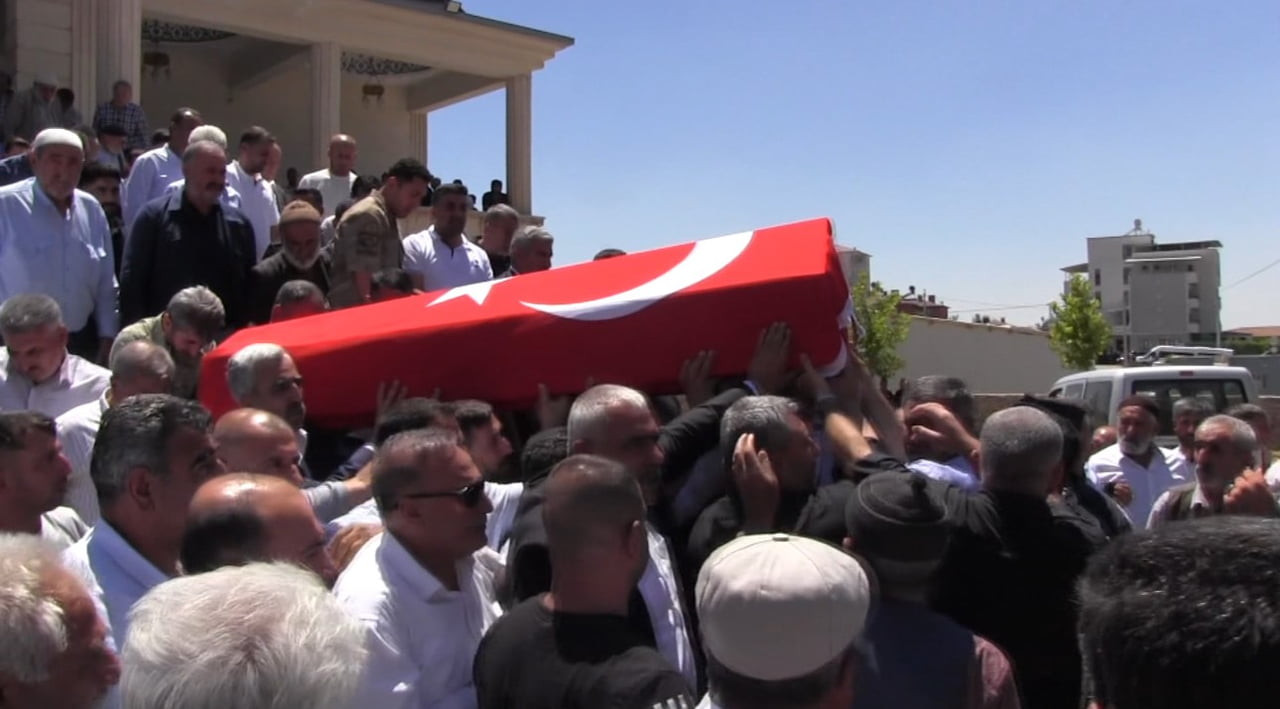 ŞİRVAN BELEDİYE BAŞKANI NECAT CELLEK SON YOLCULUĞUNA UĞURLANDI