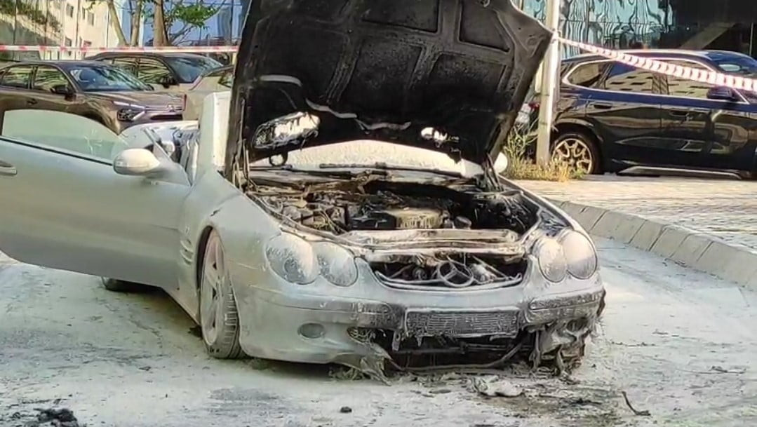 ŞİŞLİ’DE SEYİR HALİNDEKİ OTOMOBİL YANDI! ARAÇ KULLANILAMAZ HALE GELDİ