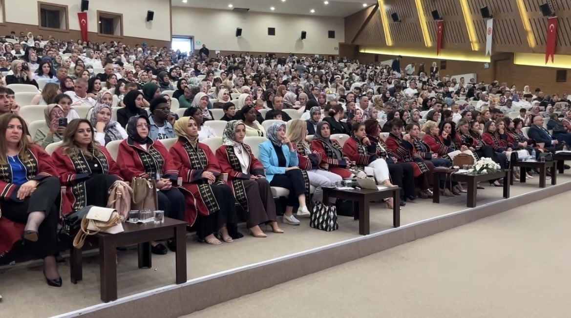 SİVAS CUMHURİYET ÜNİVERSİTESİ SAĞLIK BİLİMLERİ FAKÜLTESİ HEMŞİRELİK BÖLÜMÜ’NDE MEZUNİYET HEYECANI...