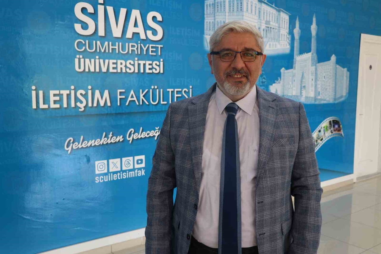 SİVAS CUMHURİYET ÜNİVERSİTESİ (SCÜ) İLETİŞİM FAKÜLTESİ ÖĞRETİM ÜYESİ DOÇ. DR. SEFER DARICI...