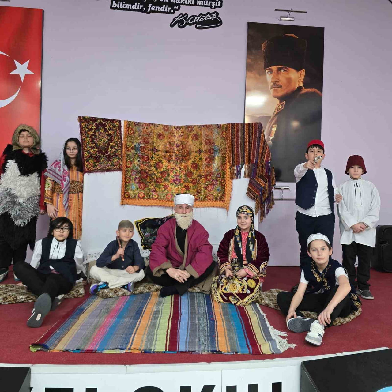 SİVAS CUMHURİYET ÜNİVERSİTESİ VAKFI OKULLARI ÖZEL MAHİR SEVİM İLKOKULU ÖĞRENCİLERİ TİYATRO...