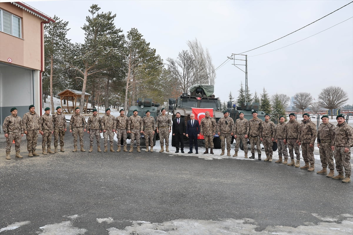 Sivas Emniyet Müdürlüğüne bağlı Polis Özel Harekat (PÖH) timleri, geçici görev kapsamında...