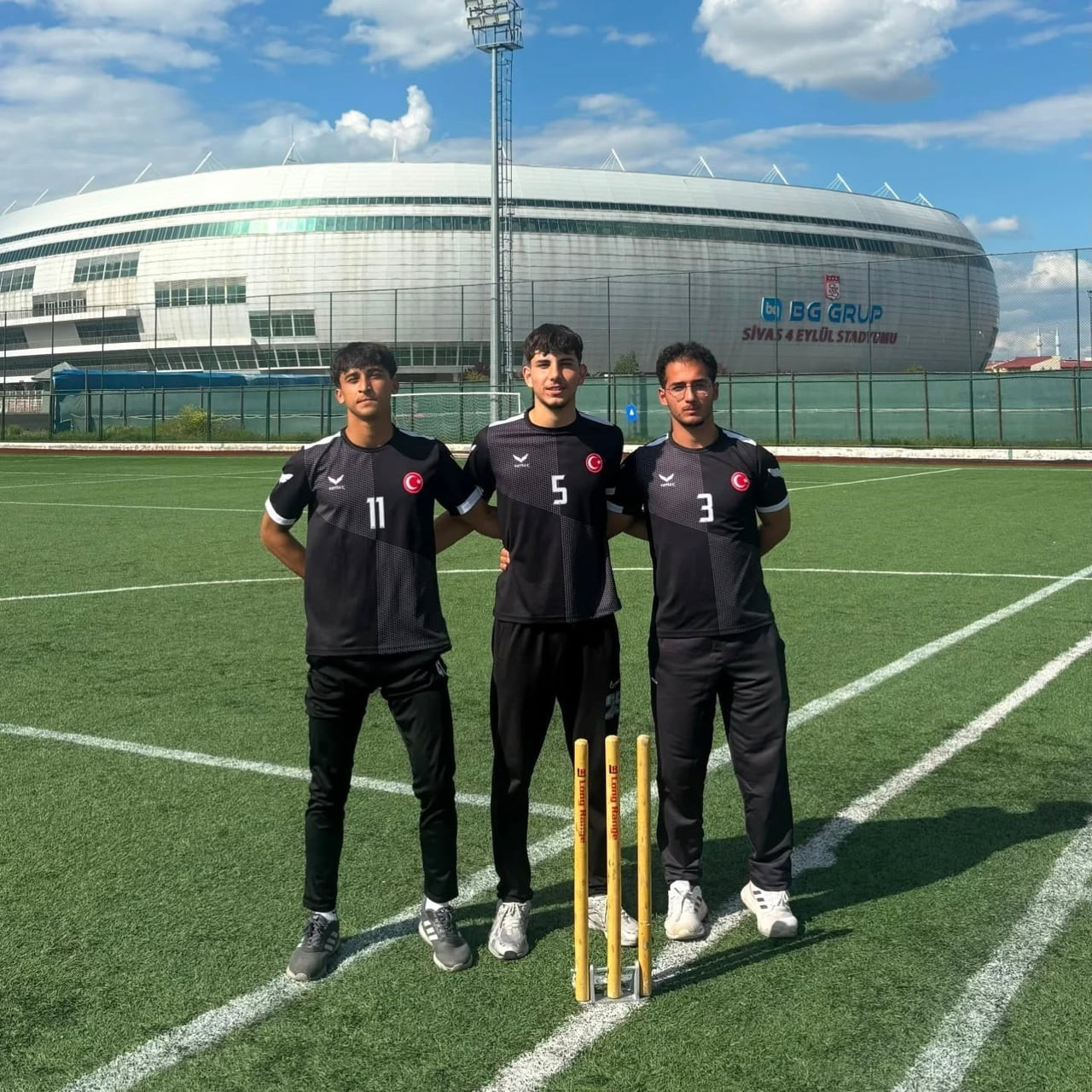 SİVAS GENÇLİK VE SPOR KULÜBÜ’NÜN 4 BAŞARILI SPORCUSU, GÖSTERDİKLERİ PERFORMANSLA KRİKET A MİLLÎ...