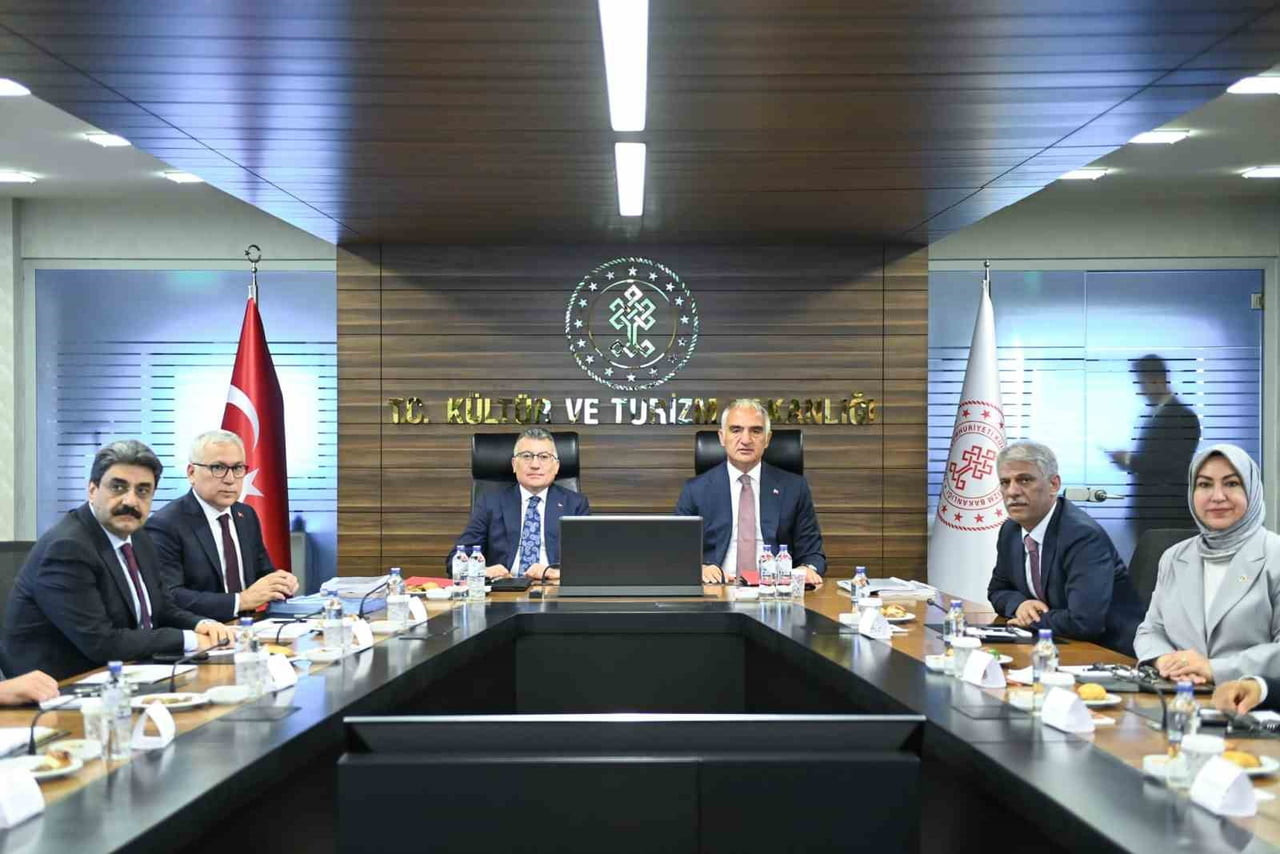SİVAS'IN TURİZM HEDEFLERİ, ANKARA'DA GERÇEKLEŞTİRİLEN ÜST DÜZEY İSTİŞARE TOPLANTISINDA MASAYA...