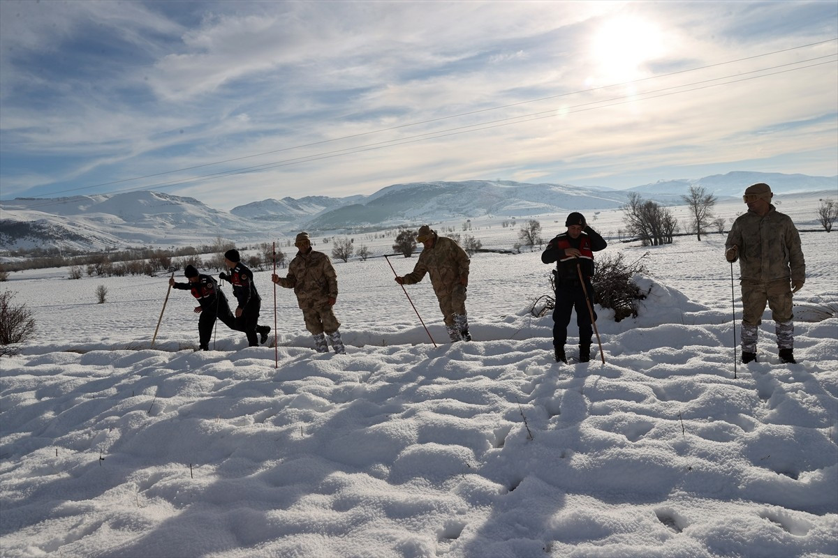 Sivas'ta 7 gün önce kaybolan 77 yaşındaki Musa Uygun'u arama çalışmaları devam ediyor.