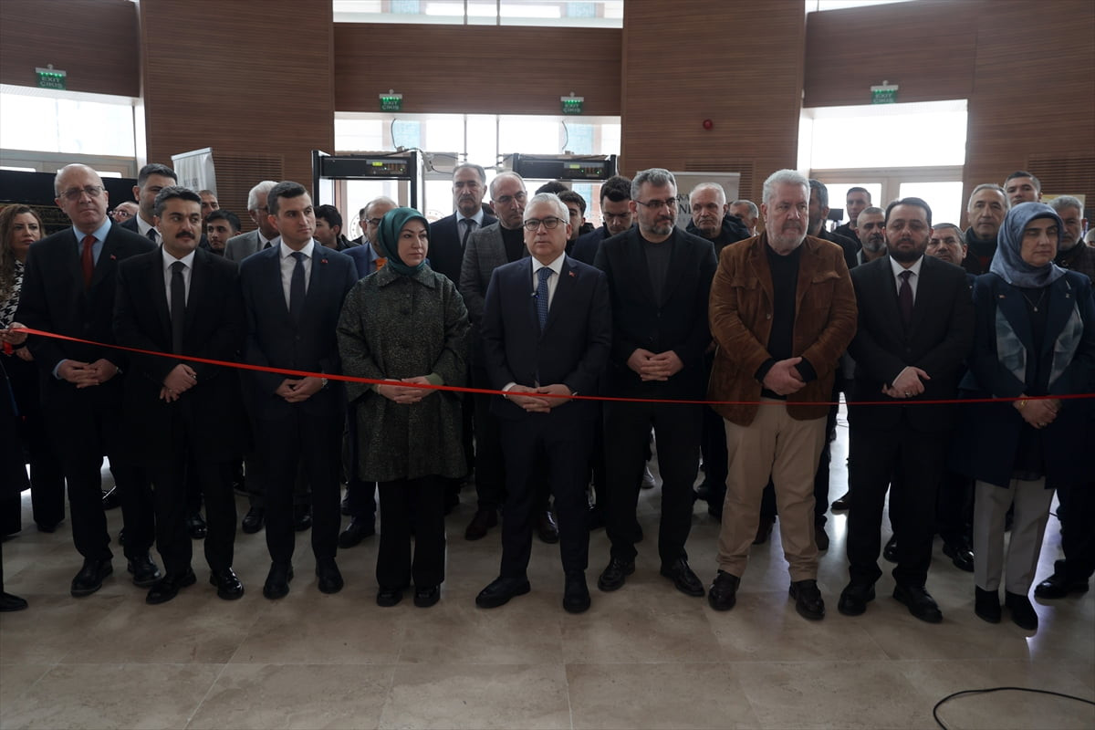 Sivas'ta ramazan ayı etkinlikleri kapsamında koleksiyoner Erol Güzel tarafından "Mukaddes...
