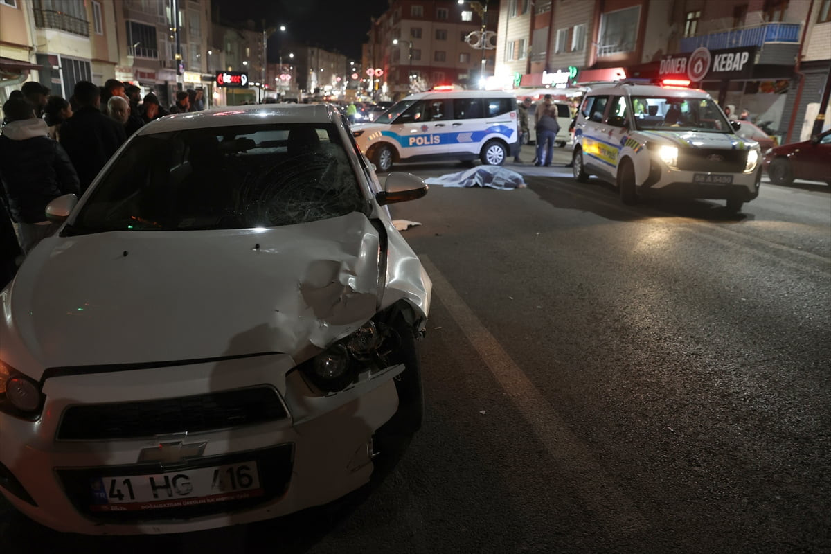 Sivas'ta teravihe giderken otomobilin çarptığı kayınvalide hayatını kaybetti, gelini ise ağır...
