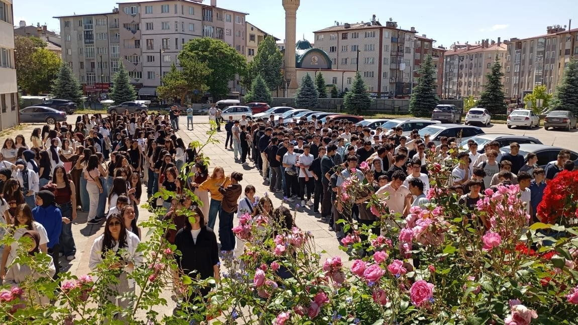 SİVAS’IN ÖNEMLİ EĞİTİM KURUMLARINDAN BİRİ OLAN SİVAS LİSESİ, 139. YIL MEZUNLARINI...
