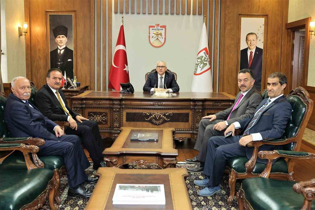 SİVASSPOR’DA BAŞKAN ADAYI ÇIKMAMASIYLA BİRLİKTE DİVAN YÖNETİMİNE DEVREDİLEN KULÜPTE, YENİ...
