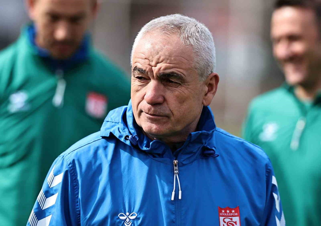 SİVASSPOR’UN EFSANE TEKNİK DİREKTÖRÜ RIZA ÇALIMBAY’IN ANNESİ FATMA ÇALIMBAY’IN VEFAT ETTİĞİ...