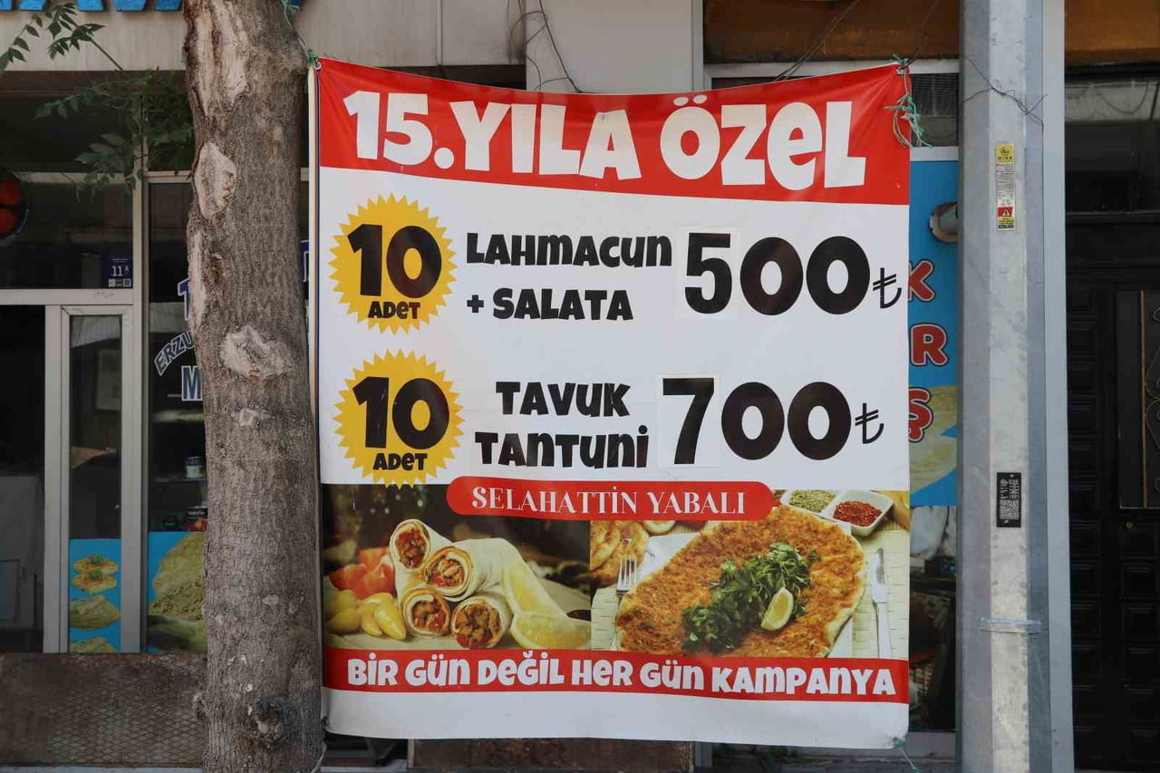 SİVAS’TA ESNAF SELAHATTİN YABALI ÜRÜNLERİNDE İNDİRİM YAPTIKTAN SONRA SATIŞLAR KADAR ŞİKAYETLERDE...