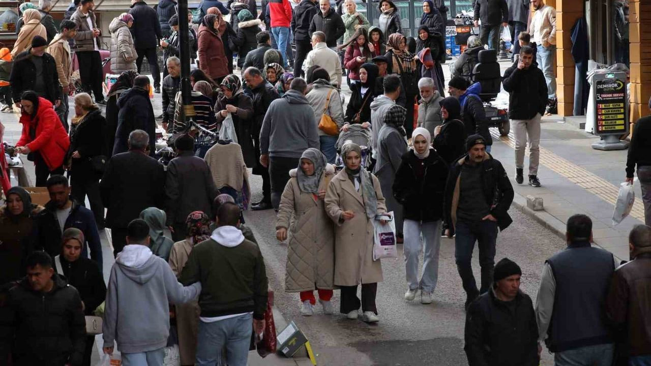 Sivas'ta Genç Nüfus Sürekli Azalıyor