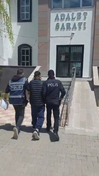 SİVAS’TA HIRSIZLIK SUÇUNDAN KESİNLEŞMİŞ HAPİS CEZASI BULUNAN FİRARİ ŞAHIS YAKALANDI.