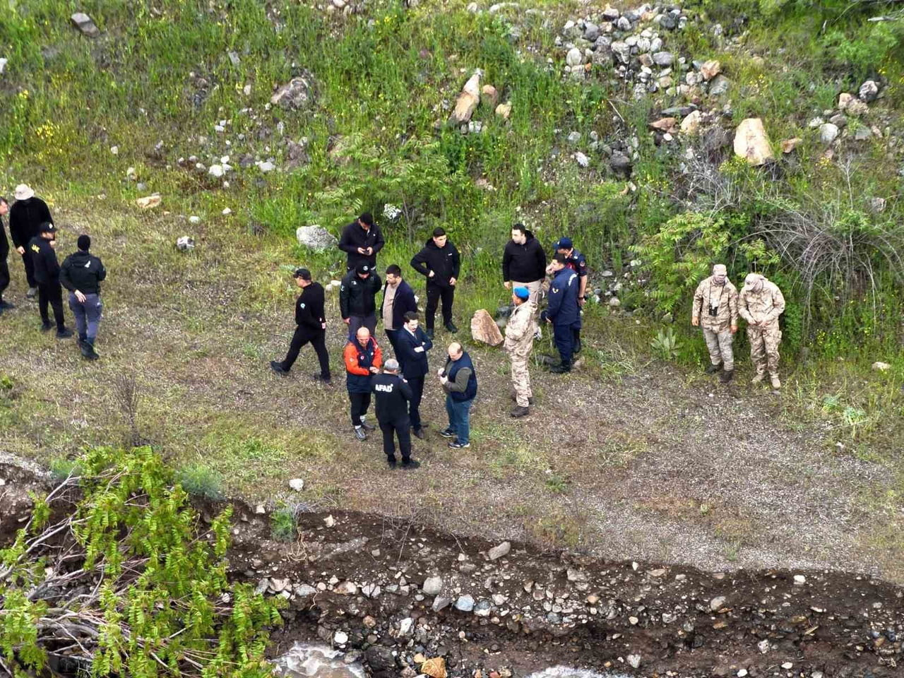 SİVAS’TA MEYDANA GELEN TRAFİK KAZASININ ARDINDAN ŞOK ETKİSİYLE KELKİT ÇAYI’NA ATLADIĞI İDDİA...