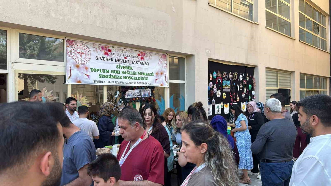 SİVEREK’TE RUH SAĞLIĞI HASTALARININ EL EMEĞİ ÜRÜNLERİ SERGİLENDİ