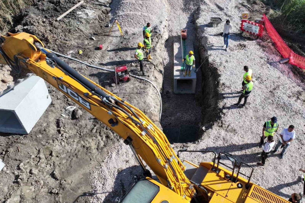 SOMA'DA HAYATA GEÇİRİLEN YAKLAŞIK 20 MİLYON TL'LİK YAĞMUR SUYU HATTI PROJESİYLE, YILLARDIR YAŞANAN...