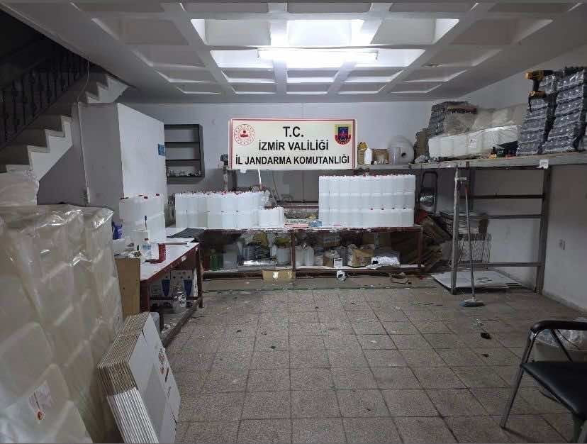 SON 15 GÜNDE DÜZENLENEN 8 AYRI OPERASYONDA, PİYASA DEĞERİ 2 MİLYON 500 BİN TL OLAN KAÇAK İÇKİ VE...