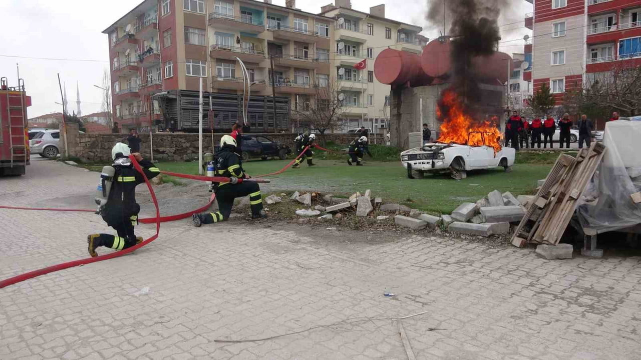 SORGUN BELEDİYESİ İTFAİYE MÜDÜRLÜĞÜ PERSONELİNE YÖNELİK 10 GÜN SÜRECEK OLAN HİZMET İÇİ EĞİTİM...