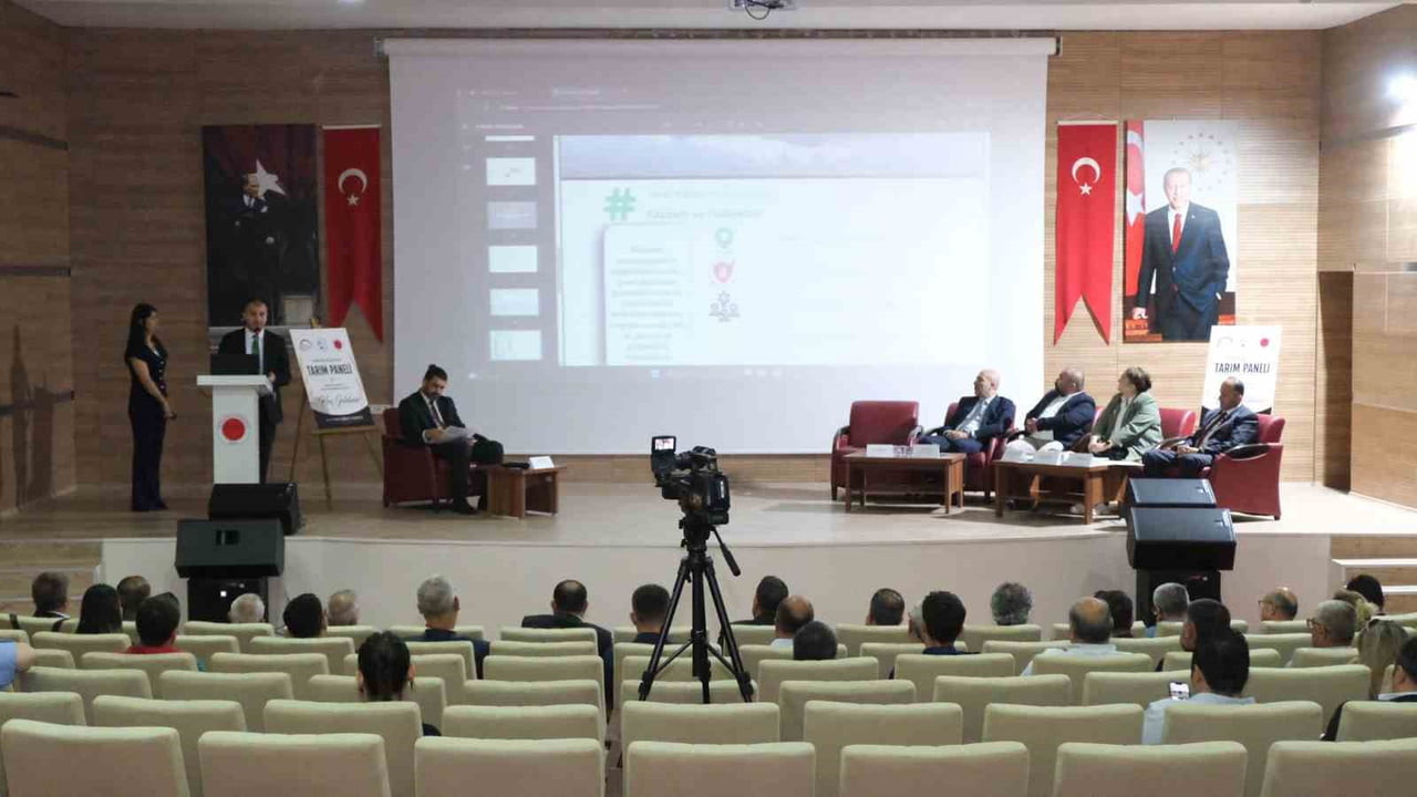 SORGUN MESLEK YÜKSEKOKULU KONFERANS SALONU'NDAKİ PANEL, BÖLGENİN TARIMSAL POTANSİYELİNİN DAHA...